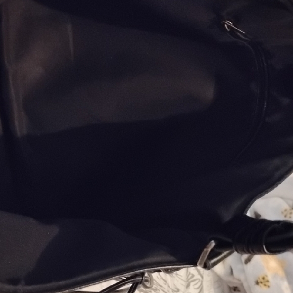 Hot Topic Her Universe Black Shoulder Bag Tote Edward Scissorhands Studs Laces - Picture 8 of 9